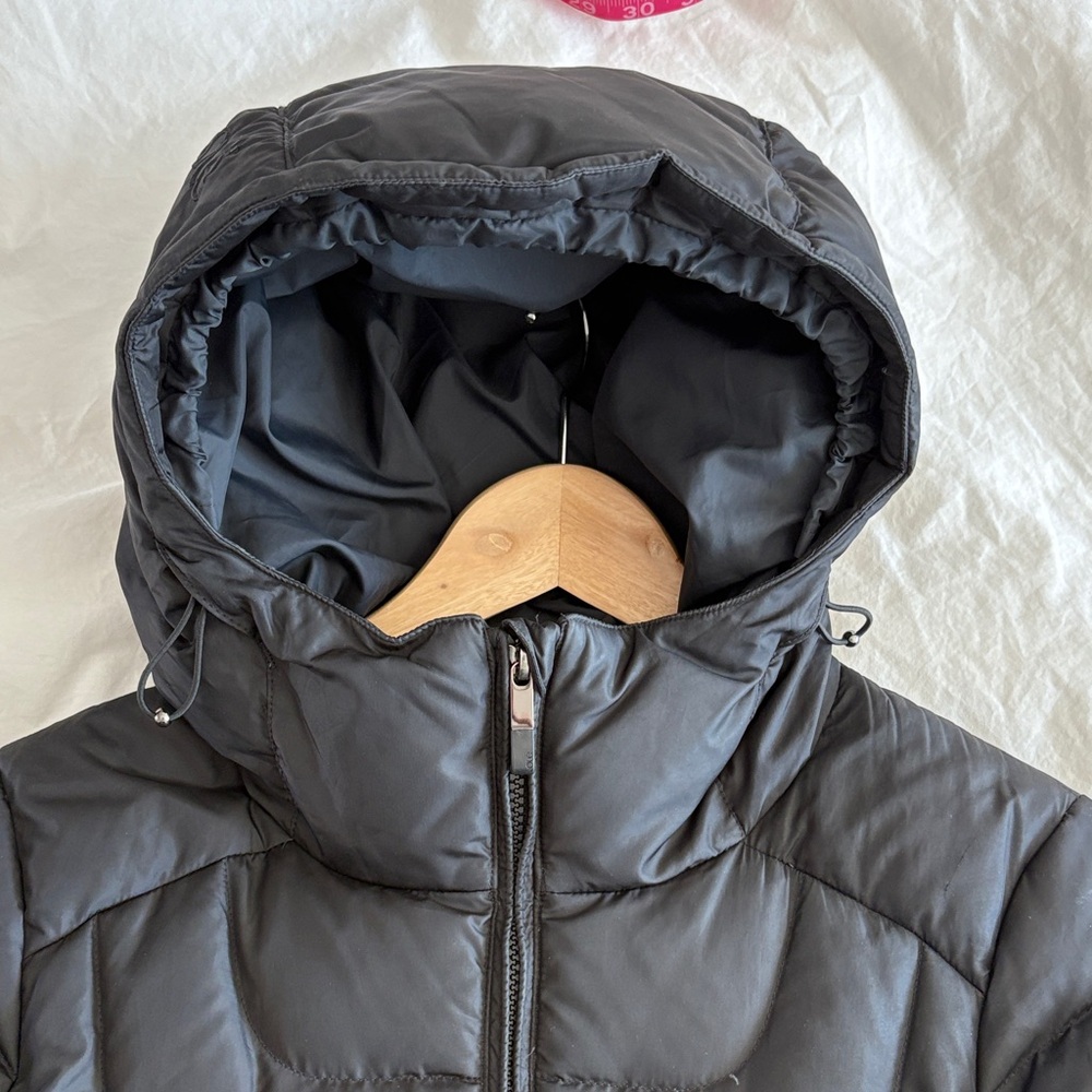 Lolë Women's Black Down Puffer Jacket - Picture 9 of 16